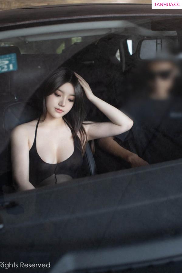 豆瓣酱  [XiuRen]高清写真图 2024.06.14 No.8708 豆瓣酱 黑丝美腿第52张图片